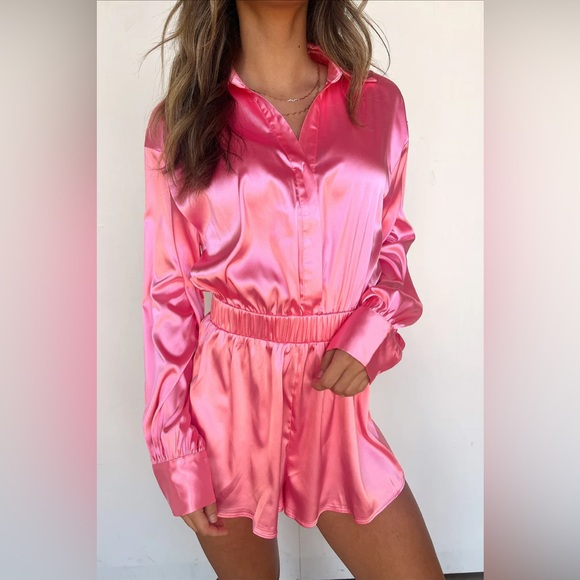 NWT Pink Vestique Romper - Picture 3 of 7